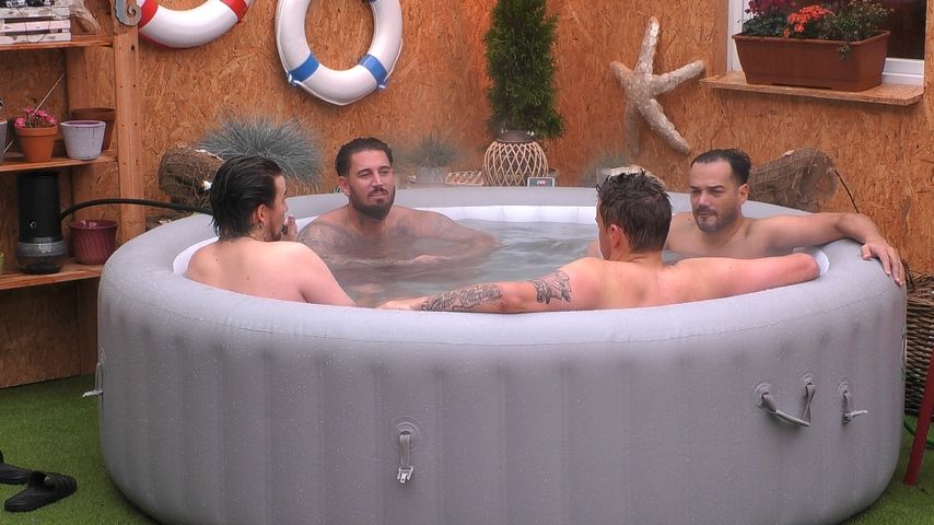 Matze Höhn, Mike Heiter, Max Kruse und Daniel Lopes bei "Promi Big Brother"