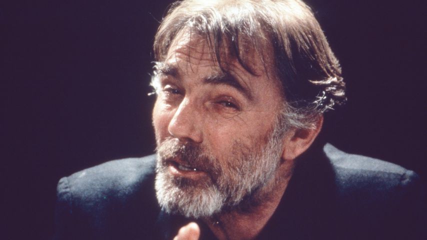 Maurice Roëves in "The Acid House", 1998