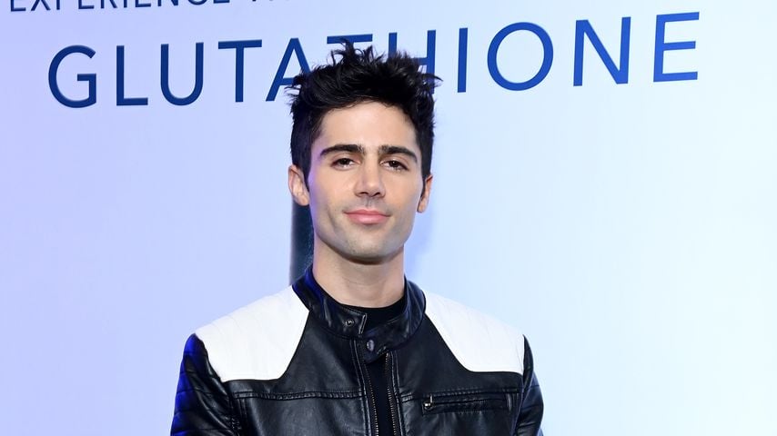 Max Ehrich bei der Grammy Gift Lounge während der 66. Grammy Awards in Los Angeles