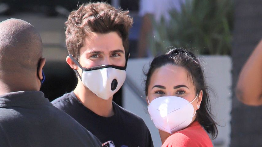 Nach Verlobungsnews: Demi Lovato megahappy mit Max unterwegs
