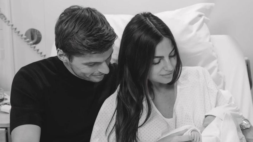 Max Verstappen und Kelly Piquet mit ihrer Tochter im Mai 2025