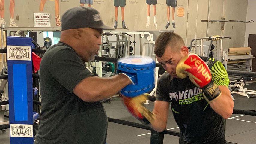 Maxim Dadashev mit seinem Trainer