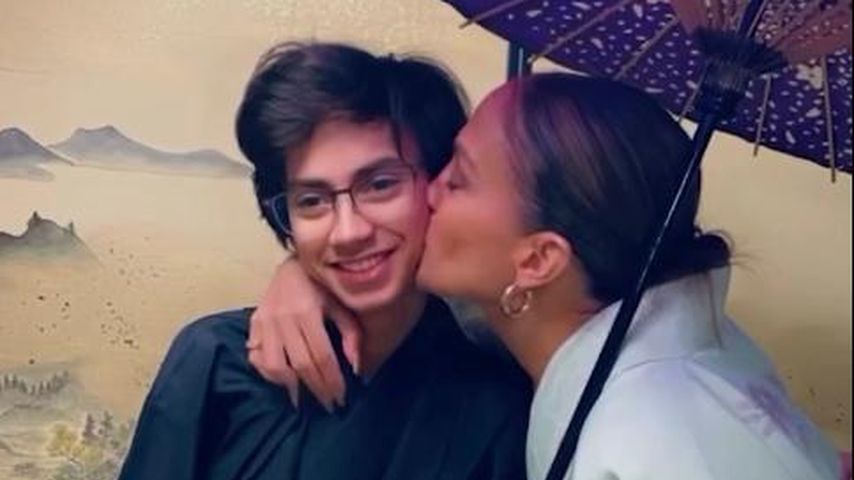Maximilian David Muñiz und seine Mutter Jennifer Lopez im Jahr 2024