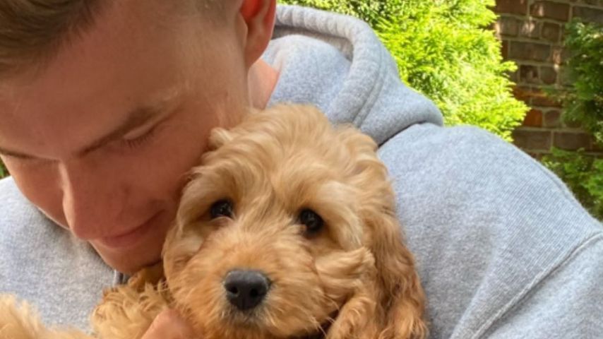 Maximilian Mittelstädt mit Hündchen Abby