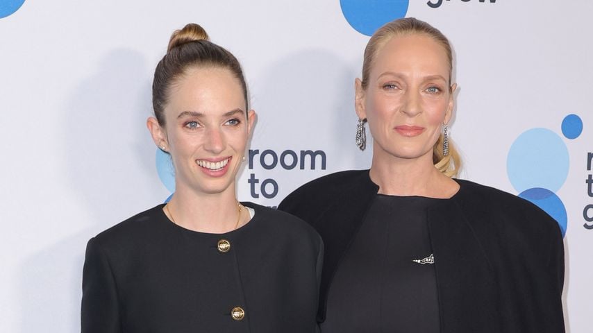 Maya Hawke und Uma Thurman bei der Room To Grow 25th Anniversary Gala in New York City, Oktober 2023