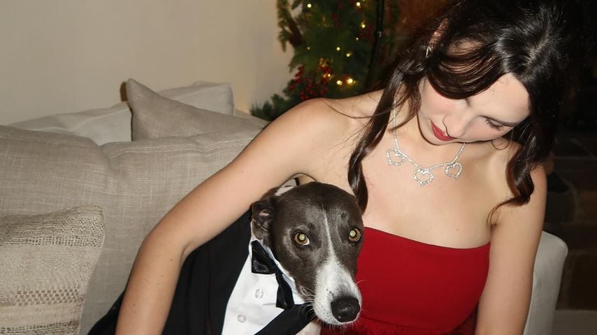 Maya Henry und ihr Hund, Dezember 2024