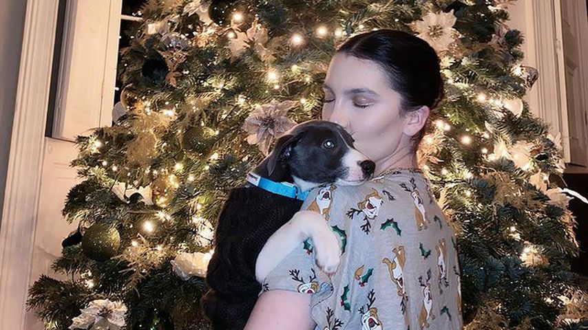 Maya Henry (r.) mit Hund Winston