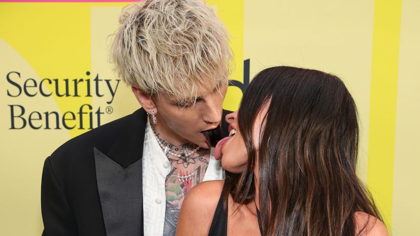 Zungenspiel: Megan & MGK verliebt bei Billboard Music Awards