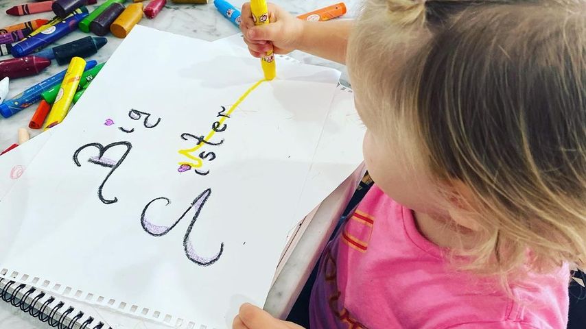 Meghan McCains Tochter Liberty malt ein Bild "Big Sister"