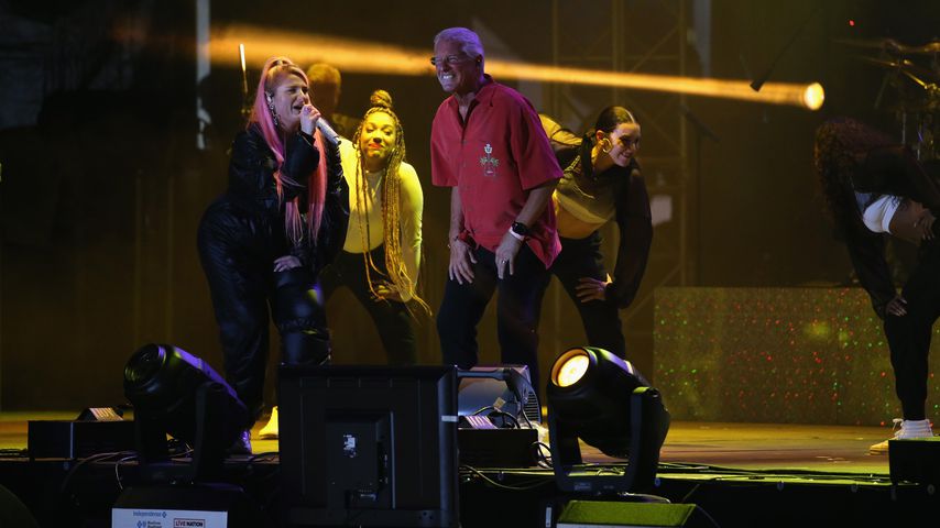 In Leder-Overall: Meghan Trainor sorgt für einen Wow-Moment!