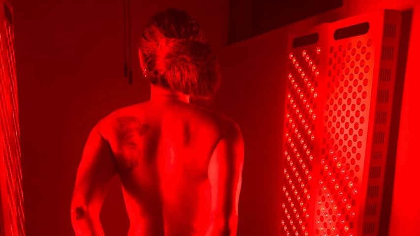 Mel B in der Infrarotsauna, November 2024