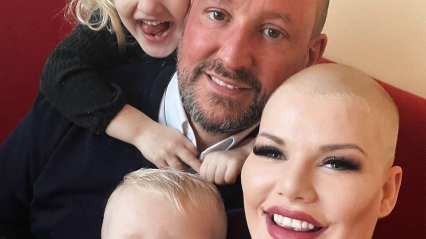 Melanie Müller (r.) mit ihren beiden Kindern und Andreas Kunz im März 2022
