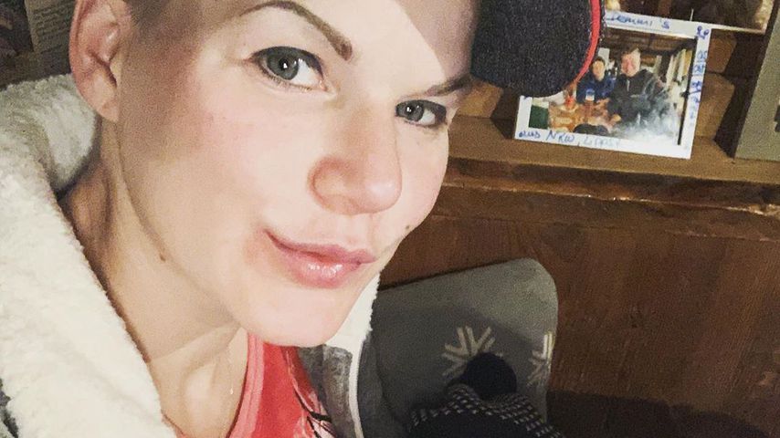 Mit Baby Matti: Melanie Müller grüßt aus dem Ski-Urlaub