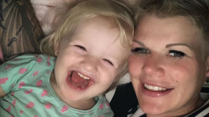 Melanie Müller findet ungewöhnliches Spielzeug für Mia Rose!