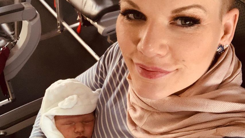 Erster Flug für Matty: Melanie Müller ist mit Baby unterwegs