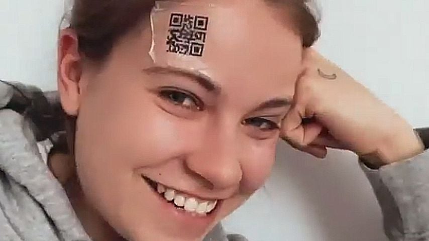 Melinas QR-Code-Tattoo: Ihre Fans hoffen auf einen Scherz!