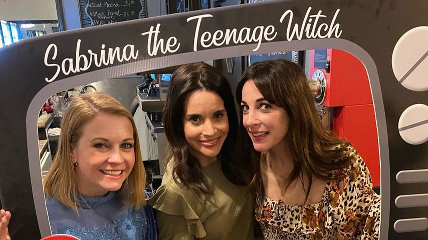 "Sabrina"-Cast und Crew feiern Riesen-Reunion nach 17 Jahren