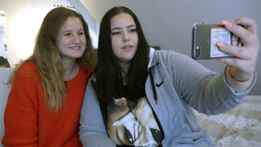 Melissa und eine Freundin bei "Hier & Jetzt"