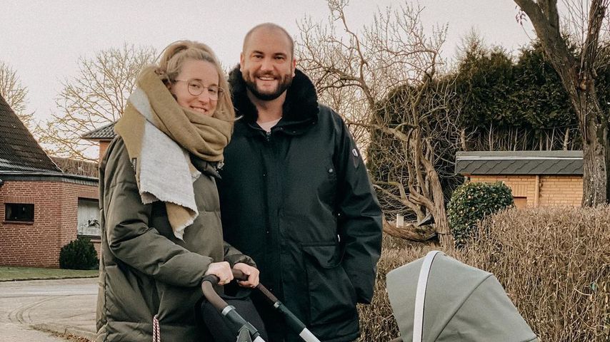 Melissa und Philipp mit ihrem Sohn