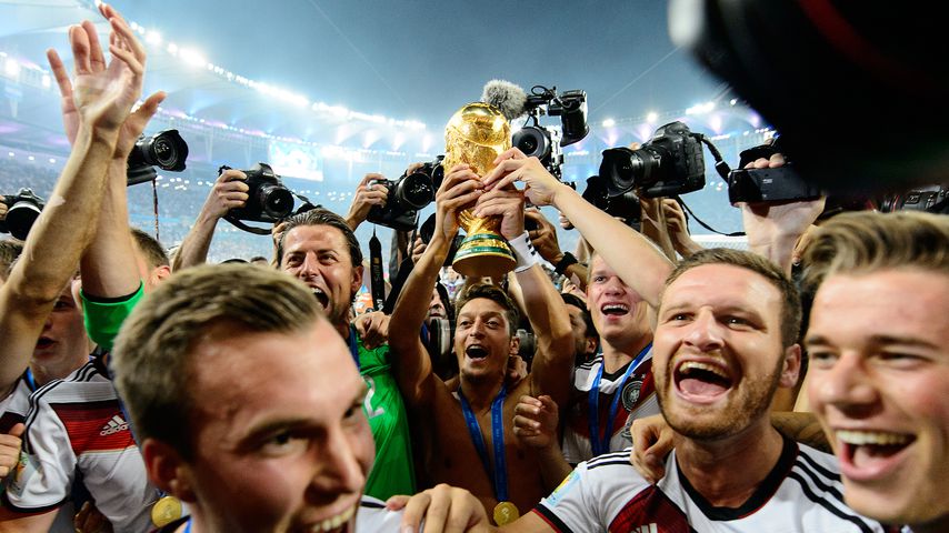 Trotz Rücktritt: So gratuliert der DFB Mesut Özil zum B-Day