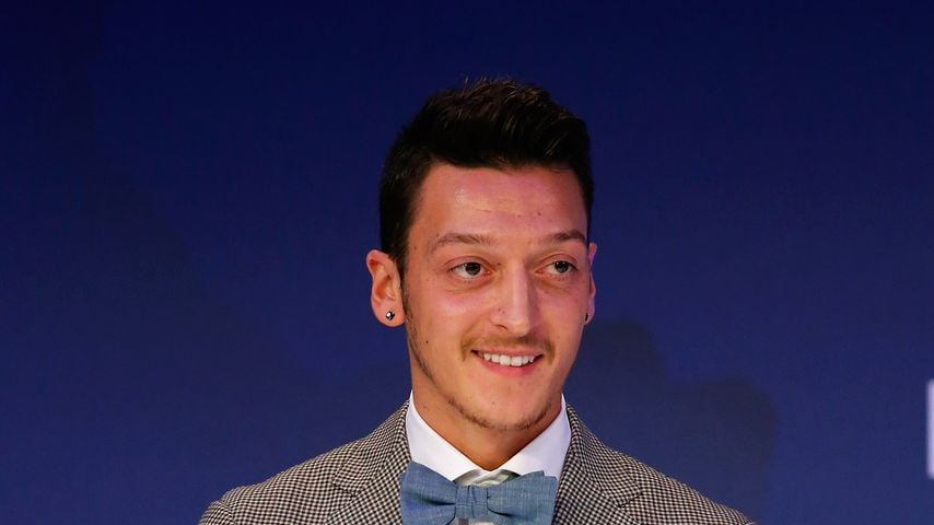 Name verraten: Mesut Özil ist zum dritten Mal Vater geworden