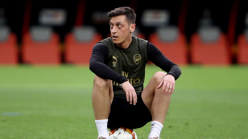 Mesut Özil, Fußballer