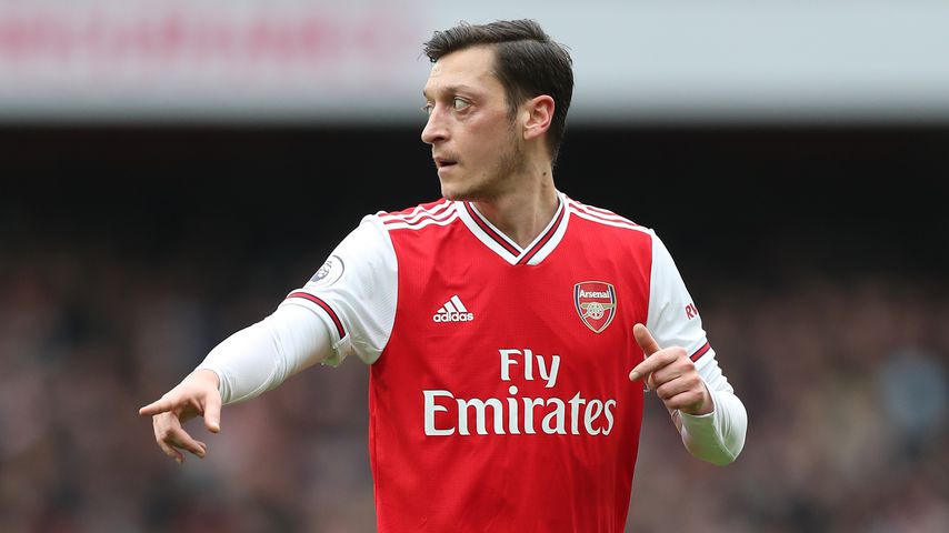 Mesut Özil, Fußballer