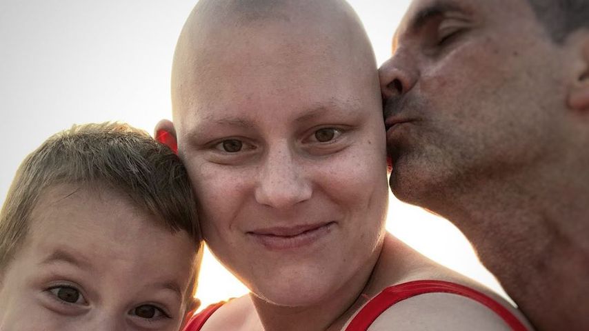 Mia de Vries mit ihrem Sohn und ihrem Mann