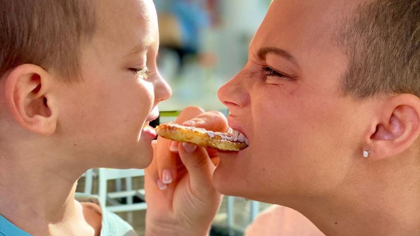 Mia de Vries und ihr Sohn Levi im Oktober 2019