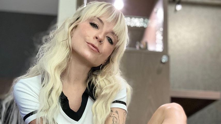 Mia Julia, Sängerin