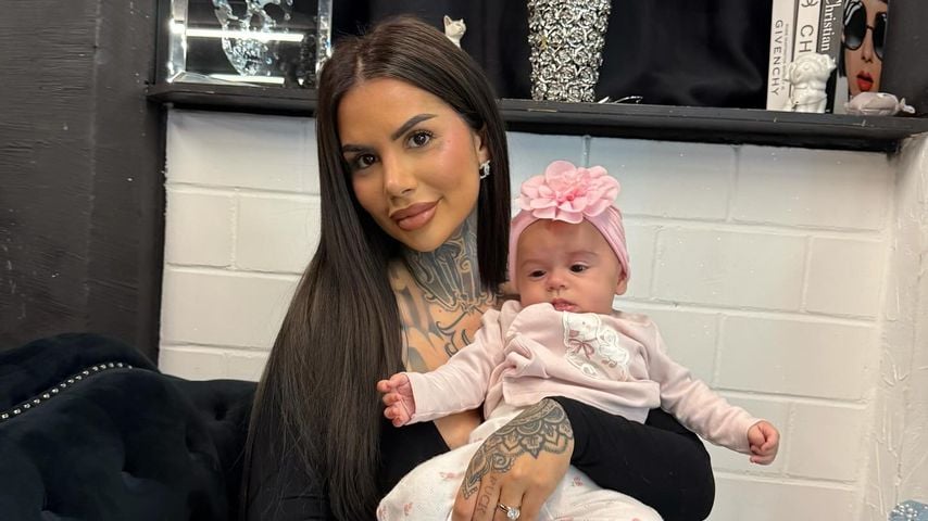 Mia Madisson mit ihrer Tochter, Mai 2025