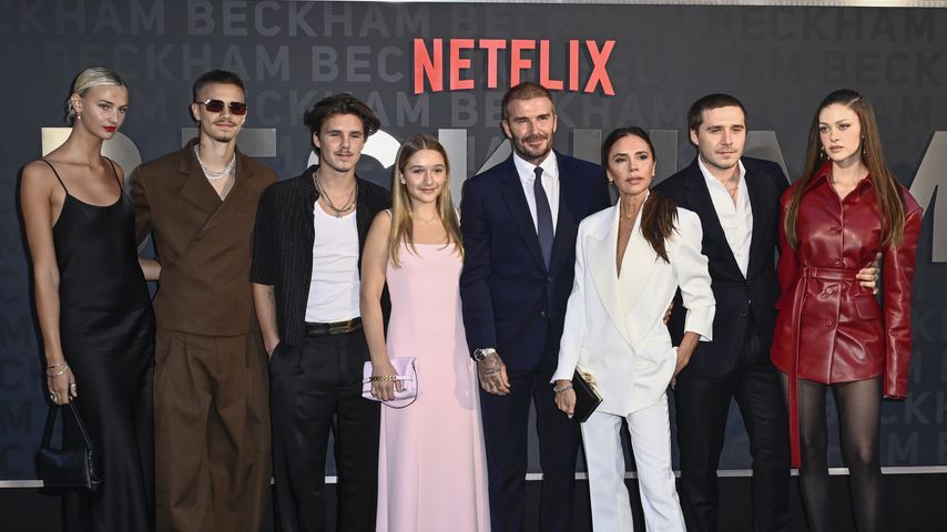 Mia Regan, Romeo, Cruz, Harper, David, Victoria sowie Brooklyn und Nicola Peltz-Beckham