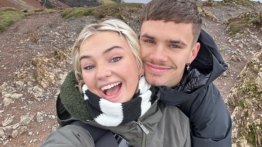 Mia Regan und Romeo Beckham im Dezember 2022