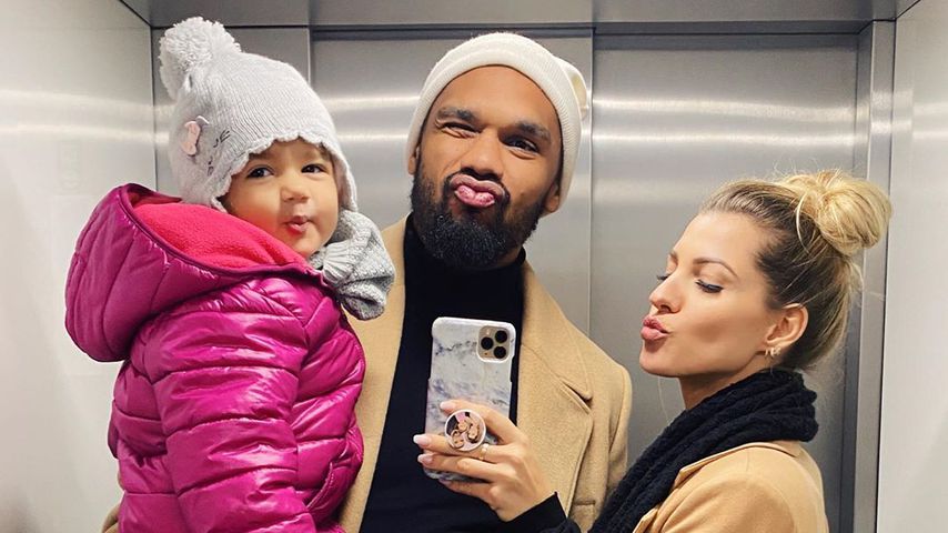 Mia Rose, Dominic und Sarah Harrison im Dezember 2019