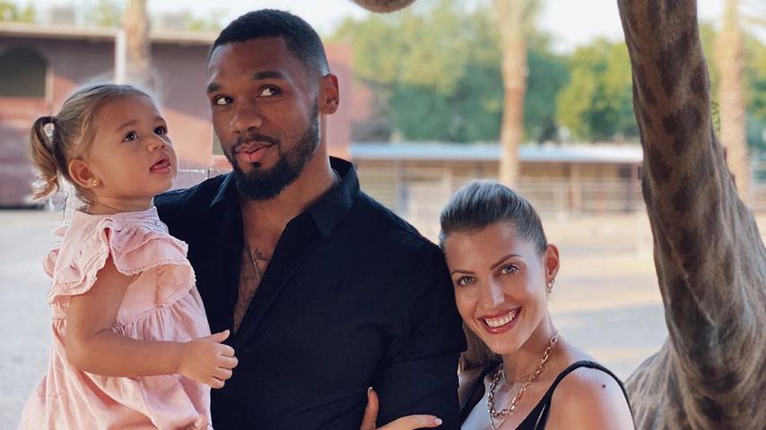 Mia Rose, Dominic und Sarah Harrison im November 2019