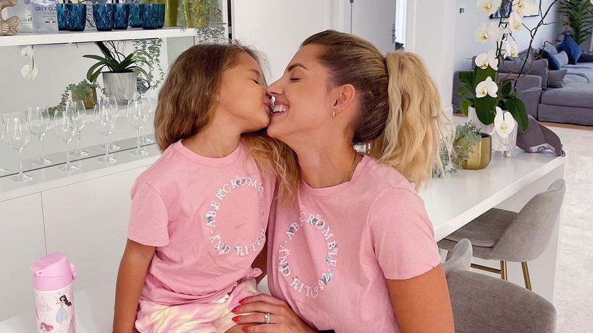 Mia Rose und Sarah Harrison, 2021