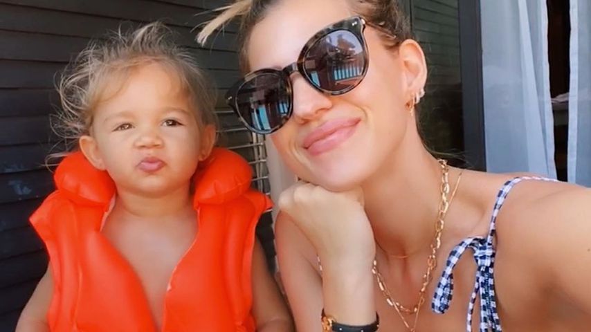 Mia Rose und Sarah Harrison in Dubai, November 2019