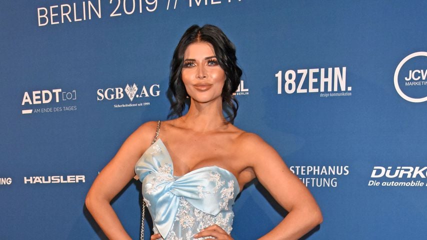 Micaela Schäfer bei der "Hey World"-Gala in Berlin