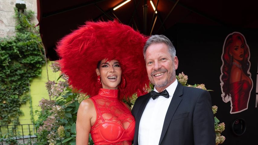 Micaela Schäfer möchte mit ihrem Freund Dirk zusammenziehen