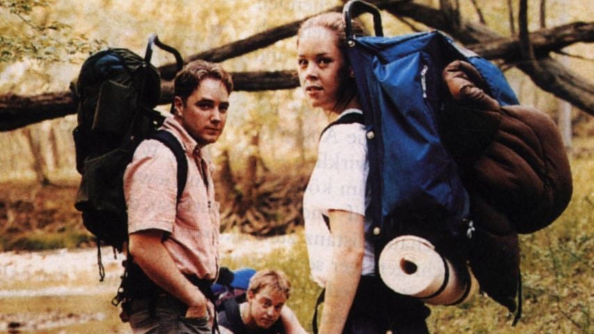 Michael C. Williams, Joshua Leonard und Heather Donahue beim Dreh zu "Blair Witch Project" in einer Waldszene