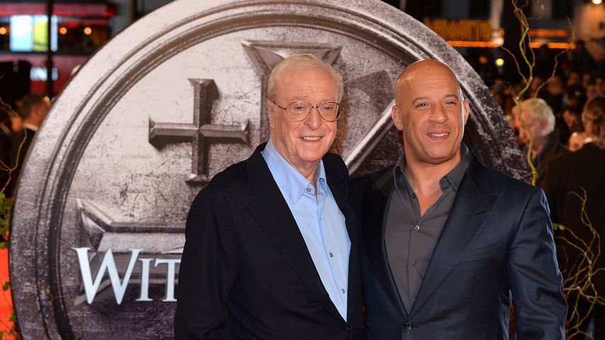 Vin Diesel schiebt Michael Caine im Rollstuhl zum Abendessen