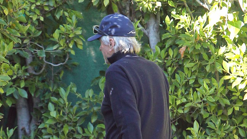 Michael Douglas einen Tag nach dem Tod seines Vaters Kirk