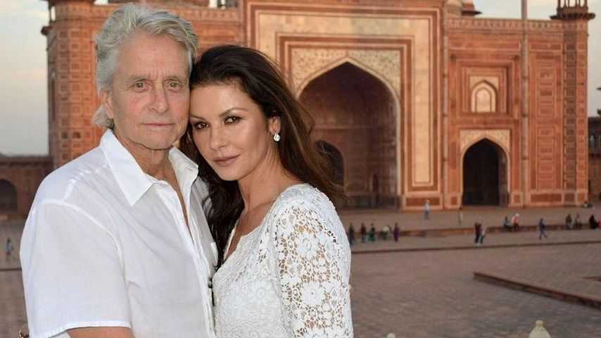 Schauspieler Michael Douglas mit seiner Frau Catherine Zeta-Jones