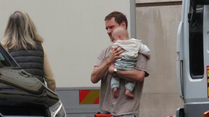 Michael Fassbender am Set von "Irma Vep" in Paris
