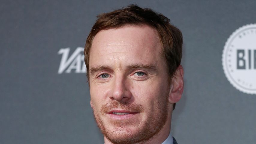 Michael Fassbender krachte bei Autorennen in die Leitplanke!
