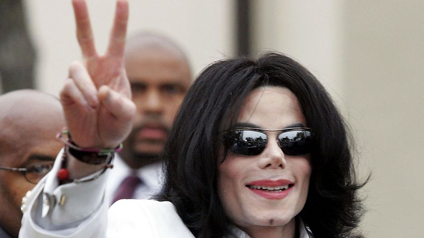 Michael Jackson vor einer Gerichtsverhandlung im September 2004