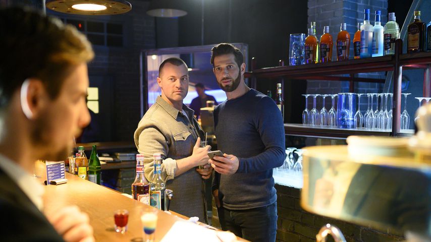 Michael Jahnke (Pablo Konrad), Ben (Jörg Rohde) und Deniz (Igor Dolgatschew) in einer AWZ-Szene