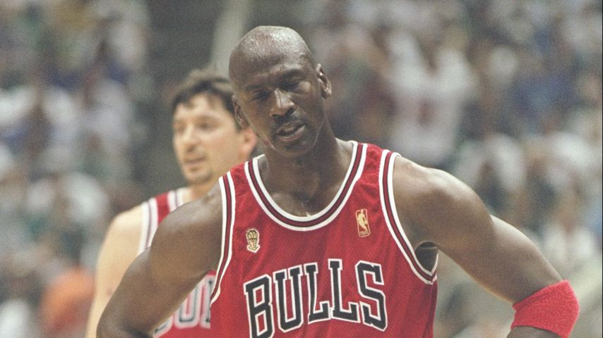 Wurde NBA-Legende Michael Jordan mit einer Pizza vergiftet?