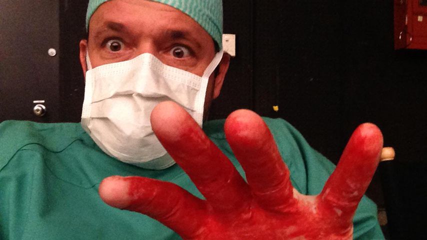Michael McColl als Dr. Paul Castello am "Grey's Anatomy"-Set 2015