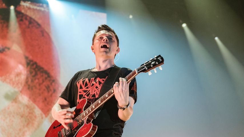 Michael Patrick Kelly, Sänger